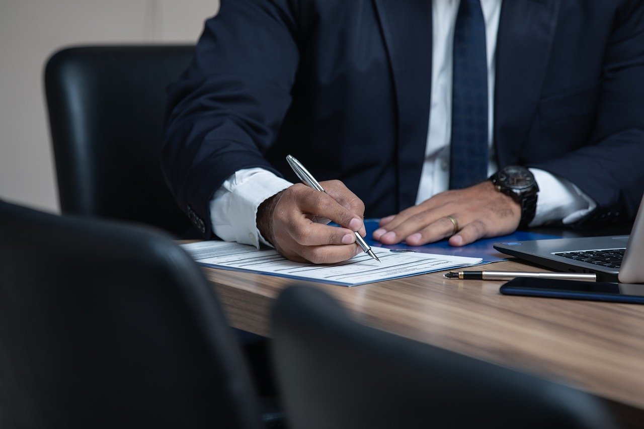 Successione Ereditaria: Le Fasi da Conoscere